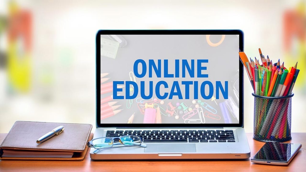 Online College Degrees: Advancing Your Career in the Digital Age